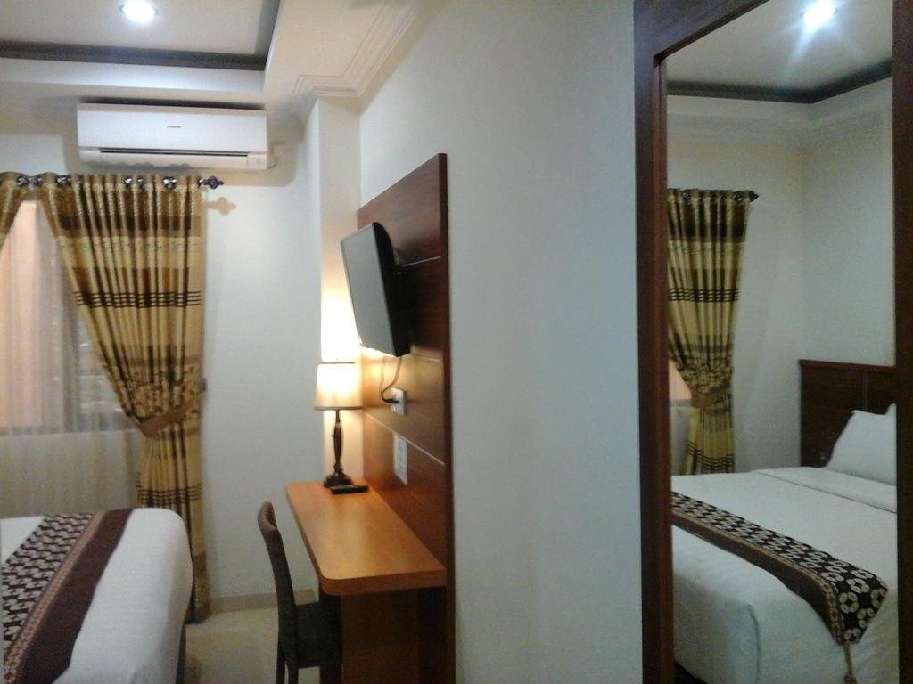 Maranatha Grand Hotel Джок'якарта Номер фото