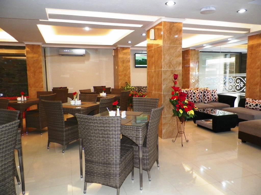 Maranatha Grand Hotel Джок'якарта Екстер'єр фото