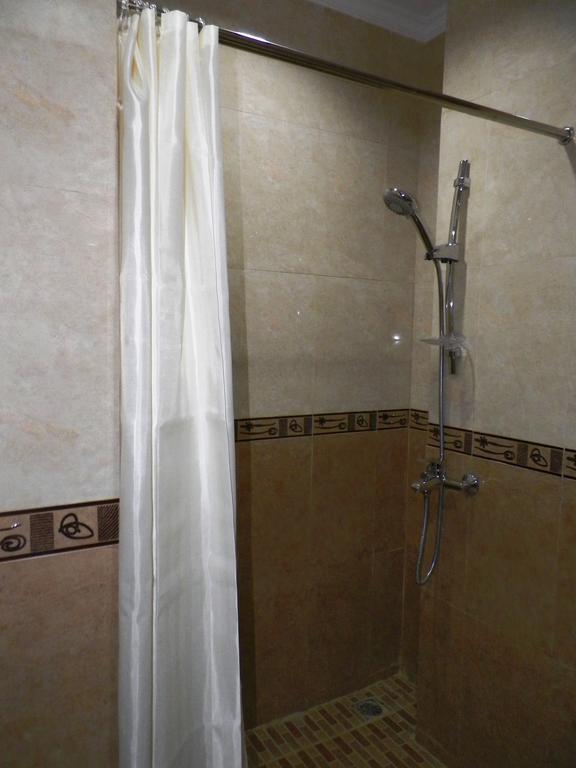 Maranatha Grand Hotel Джок'якарта Номер фото