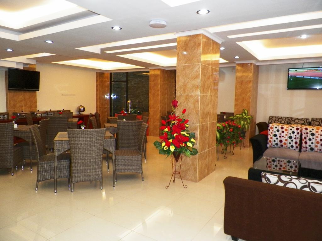 Maranatha Grand Hotel Джок'якарта Екстер'єр фото